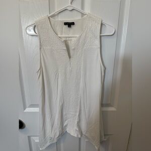 Adrianna Papell Womens Top White Sleeveless Sz M Asymmetrical Hem Embroidered